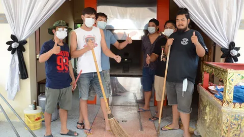 สุดยอดวัยรุ่นยุคใหม่เมืองสุพรรณฯ ใช้เวลาว่างเป็นสัปเหร่อจิตอาสา 