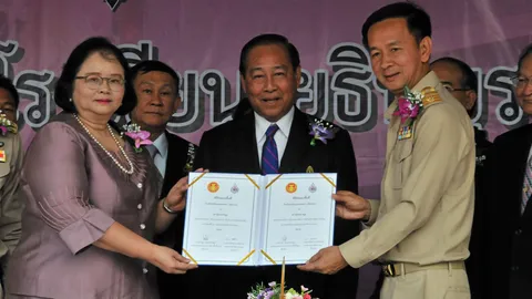 องคมนตรี เป็น ปธ. ส่งมอบ พื้นที่ ร.ร.โยธินบูรณะ ให้รัฐสภา