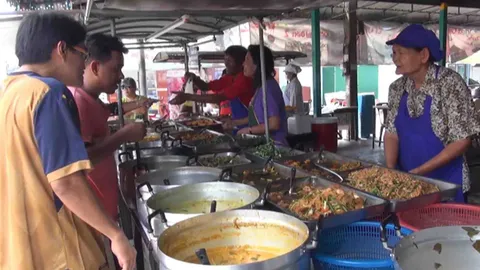 'ป้าไพ' ข้าวแกง วชิรา เมืองสงขลา 10 บ. คุ้มราคา สัญญา ไม่ปรับขึ้น