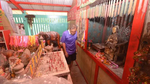 คนกรุงเก่ารุมแช่ง โจรลักรูปแกะสลัก ‘เจ้าพ่อเกาะเรียน’ เก่าสมัยอยุธยา  