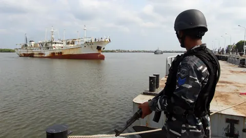 อิเหนาล่าไต้ก๋งเรือไทย ปีนรั้วหนีสถานคุมขัง