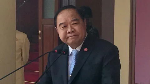  'ประวิตร' ตอก 'จตุพร' มโนประชามติไม่ผ่าน ปัด จนท.ซ้อม 'คาราดัก'