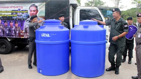ศชต. มอบถังเก็บน้ำ 1,000 ลิตร 800 ถัง ให้ตำรวจหน่วยงานในสังกัด 