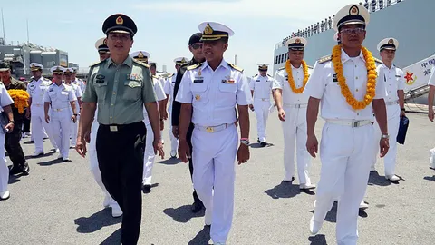 ทร.ไทย ต้อนรับเรือยกพลขึ้นบกกองทัพจีน เข้าร่วมการฝึก BLUE STRIKE 2016