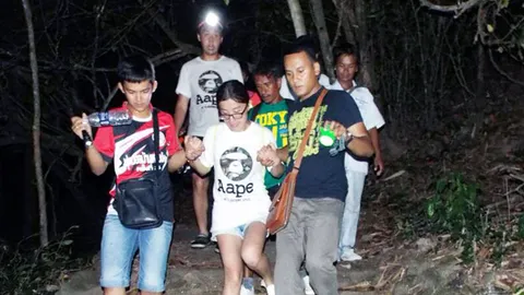 2 นทท.จีน หลงป่าเขาพระแทว ภูเก็ต จนท.ค้นหาจนเจอ ร่ำไห้ขอบคุณ