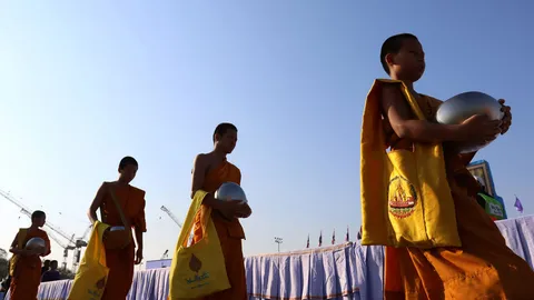 ใส่บาตรเมนูรสจัดทำพระป่วย