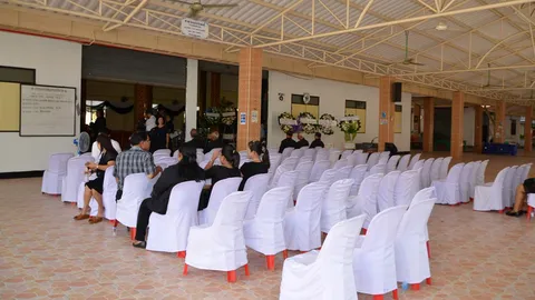 เงียบเหงา! พิธีรดน้ำศพ ดร.วันชัย มีเพียงญาติ-เพื่อนสนิทร่วมงาน