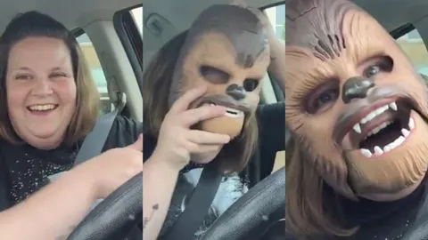 ทุบสถิติ! แม่บ้านอัดคลิป Live สด อวดหน้ากาก สตาร์ วอร์ส ทะลุ 125 ล้านวิว