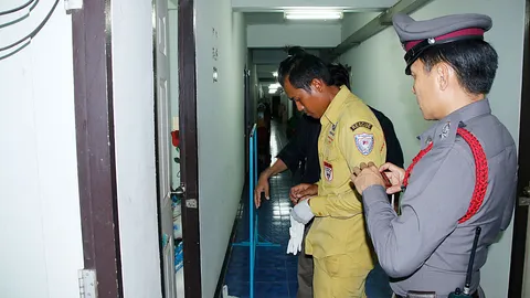 สลด! ผัวกลับมาบ้าน พบเมียผูกคอกับลูกบิดประตูดับ คาดเครียดป่วย