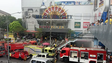 ด่วน! ไฟไหม้ ห้างริเวอร์พลาซ่าฯ ย่านท่าน้ำนนท์ จนท.เร่งคุมเพลิง  