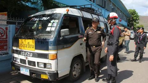 ขนส่งแม่สะเรียง ตรวจมาตรฐาน รถรับ-ส่ง นร. ย้ำคนขับต้องผ่านอบรม