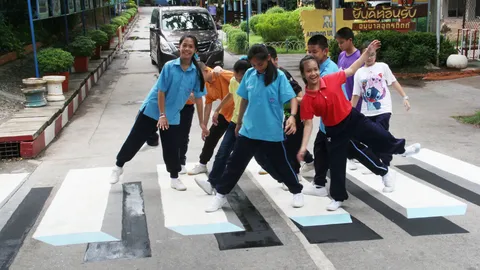 แชร์สนั่นออนไลน์! ไอเดียเก๋ ร.ร.อนุบาลอุตรดิตถ์ทำทางม้าลาย 3 มิติ