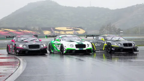 ทีมเบนท์ลี่ย์ซิ่งสนั่น