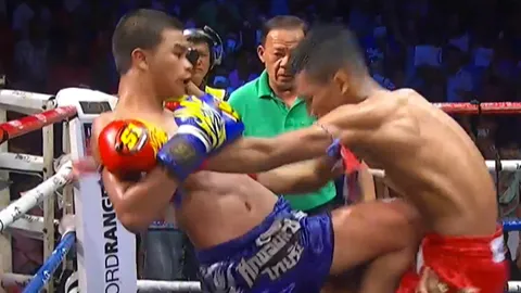 'ตีโต้' เจ๋งจริง! คว่ำ 'ร้อยเชิง' เอกฉันท์ ศึกยอดมวยไทยรัฐ