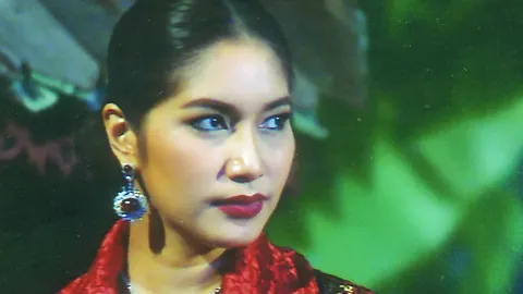 เปิดฉาก เบนซ์ หน้าเป๊ะ ‘คุณยายวรนาฏ’หลอกล่อหาทายาท