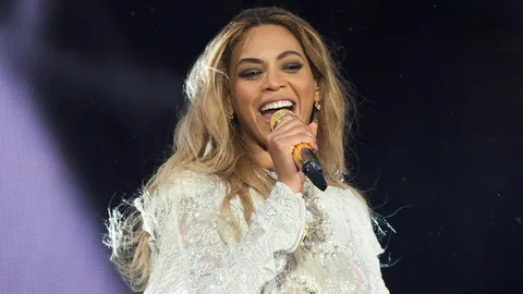 แหวกฮอลลีวูด 06/06/59