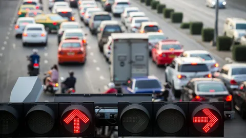 จราจรเช้านี้ติดขัดหลายเส้น รัชดาฯ-แยกพระราม9-แยกอโศก ติดหนึบ!