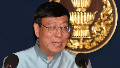 พรเพชร ไม่หวั่น ศาล รธน. รับคำร้อง กม.ประชามติ มั่นใจไม่กระทบโรดแม็ป