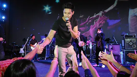 “เวียร์”นำทีมมอบสุข