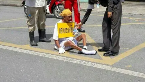เดินไม่ได้ แต่หัวใจสุดรักในหลวง หมอดูพิการทุ่งสง ใช้กระเถิบถวายพระพร