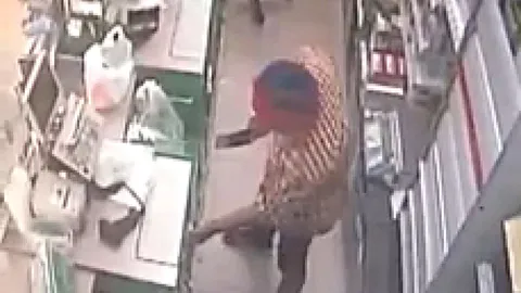 เตรียมตัวมาน้อย! ชายบุกจี้ร้านค้าร้อยเอ็ด ไม่ได้เงิน แต่ได้ของ 158 บาท