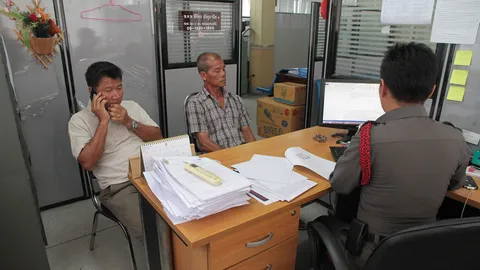 หนุ่มใหญ่มอบตัว ตร. หลังยิง 'เจ้าจุ๊บ' สาหัส เหตุกัดไก่-เป็ดตาย 35 ตัว