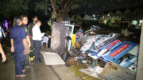 ลุงยากจน ตกบันไดตาย เมียร่ำไห้ เคราะห์ซ้ำพายุพัดบ้านพังขณะเก็บศพ