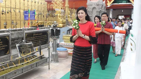 ยิ่งลักษณ์ ออนทัวร์ พบแฟนเพจ จ.แพร่