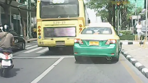 ลงดาบ! โชเฟอร์-เจ้าของรถเมล์ 539 ขับเบียดแท็กซี่ ปรับเงิน-พักงาน