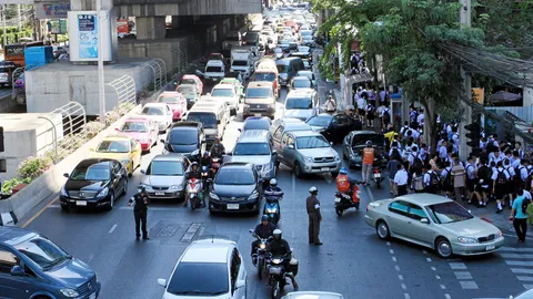 จัดเดินรถ “สาทรโมเดล” ล่ม เปิดวิ่งสวนสาทรใต้ 1 เลนไม่ได้ผล