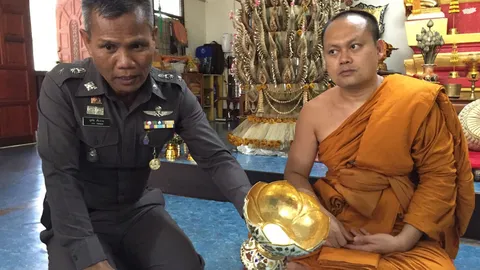 โจรเอามาคืน! พานทองคำหลวงปู่ภูพาน ฉกไปจากพระธาตุพนม เชื่อคนในร่วม 