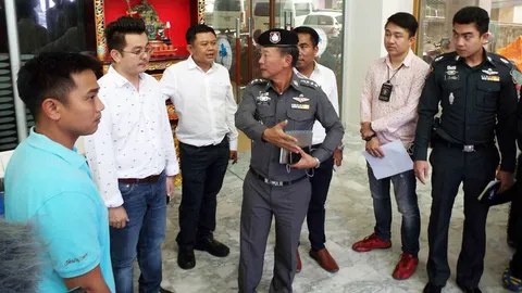 ตร.ภูเก็ตบุกค้นบริษัททัวร์จีนหลังพบเบาะแสส่อเป็นนอมินี-เลี่ยงภาษี