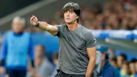 หยุดแซว! 'เลิฟ' ขอโทษ เผลอล้วงเป้าแล้วดม สัญญาไม่ทำอีก