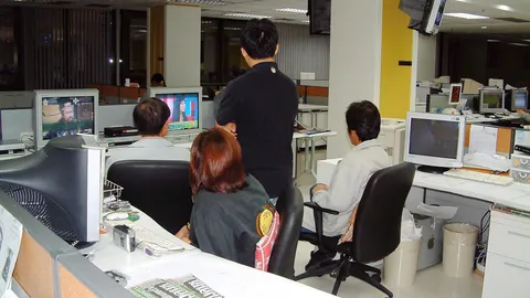 สื่อทีวีต้องคลีน