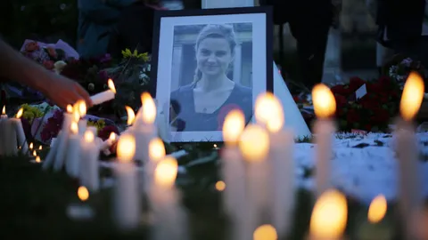 รัวยิง-แทง ฆ่าส.ส.สาว ขณะรณรงค์ทำประชามติแยกจากอียู