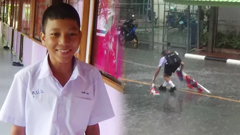 ครูสอนต้องอยู่ที่สูง! แห่ชื่นชม เด็ก ม.1 ร.ร.อ่างทอง ลุยฝนเก็บธงชาติตก