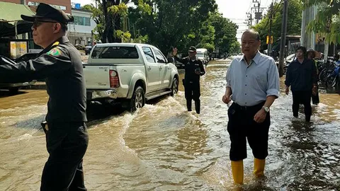 ฝกตกเมื่อคืน บางแคหนักสุด-'ชายหมู' ไปซ.ฉิมพลี ขออภัยน้ำรอระบายไม่แห้ง