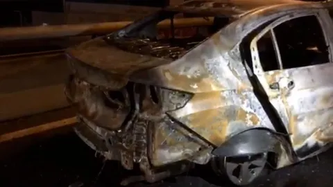 ชนสนั่นคู่ขนานลอยฟ้า ไฟลุกวอด 3 คัน เจ็บ 1 ราย ส่ง รพ.