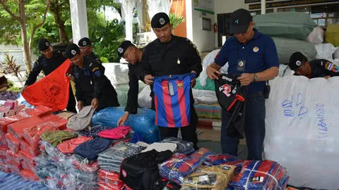 บุกค้นบ้านเช่าติดตลาดโรงเกลือ ซุกแบรนด์เนมปลอม ค่ากว่า6ล้าน