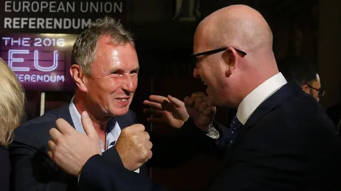 ช็อกโลก! ลงประชามติยูเค ฝ่ายหนุน ‘ออก’ จากอียูชนะ เงินปอนด์ร่วงหนัก