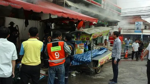 ซ้อมดับไฟ ได้ดับเพลิง! ไหม้เซเว่น ม.เมืองเอก สกัดทันแต่สินค้าเปียกหมด