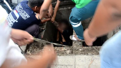 นึกว่าจะรอด! หนุ่มเมืองลิง มุดท่อหนีโปลิศ 300 ม. สุดท้ายโดนจับ