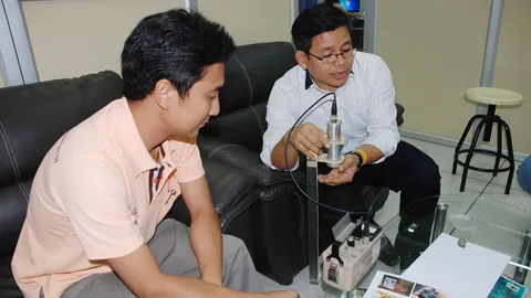 อ.ฟิสิกส์ ม.นเรศวร ตรวจวัตถุตกใส่บ้าน ปชช.เชื่อเป็นอุกกาบาต ได้สูง