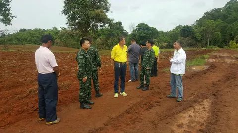 ชาวกะเหรี่ยง บ้านตะเพินคี่ สุพรรณฯ ไม่มีไฟฟ้าใช้กว่า 50 ปี ทหารลุยช่วย