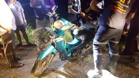 ขี่จยย.ฝ่าฝน เฒ่ากำแพงเพชร ดวงดับ เสยเสาไฟ คอหักเสียชีวิตคาที่