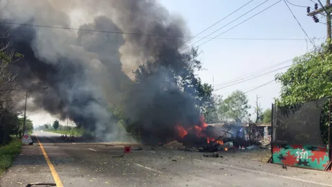 ด่วน! เกิดเหตุ 'คาร์บอมบ์' ด่านเกาะหม้อแกงที่ปัตตานี-เจ็บหลายราย