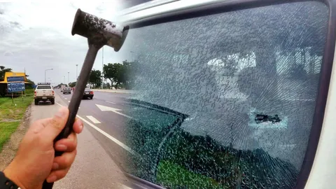 หวิดเกิดอุบัติเหตุ! ปาค้อนใส่รถรายการดัง ”คนค้นฅน” 