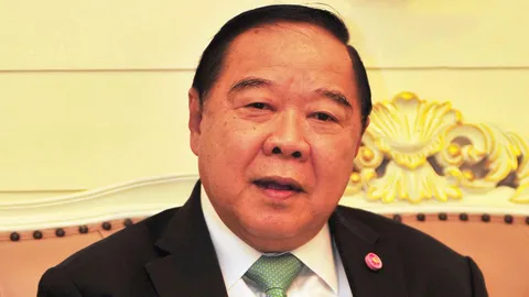 'บิ๊กป้อม' จ่อทวงรถถังคืนจากยูเครน หลังส่งมอบล่าช้า ยัน กห.ใช้งบรอบคอบ