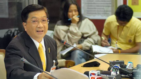 ชาญชัย ปูด 3 ค่ายมือถือ เก็บค่าบริการ ปชช.เกินกำหนด จี้ กสทช.บี้คืน