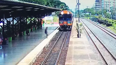 สยอง! ครูหญิง เครียดจัด หวังฆ่าตัวตาย โดดให้รถไฟทับขาขาด สาหัส